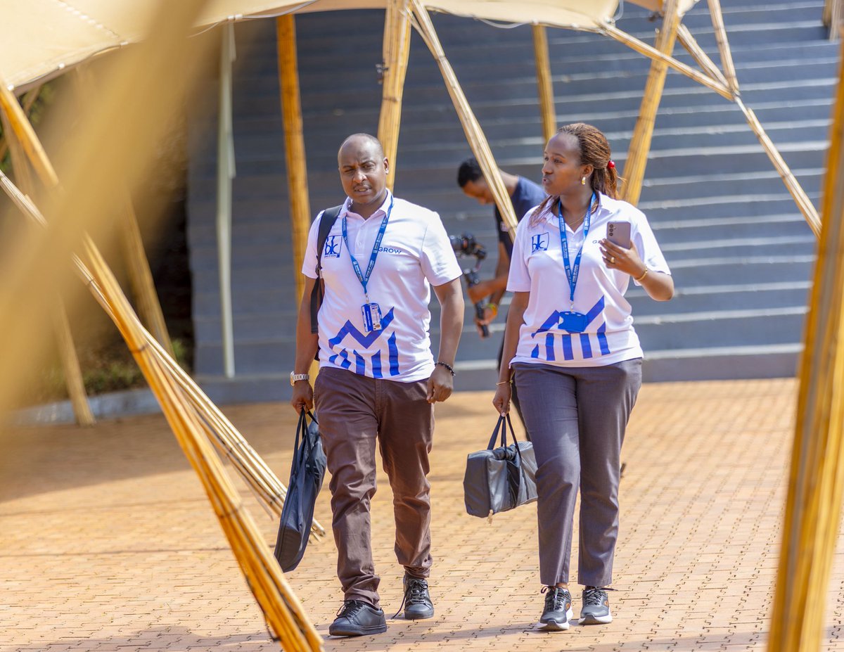 CityofKigali's tweet image. 📸 The 16th Edition of #KigaliJobNet has officially commenced at #KCEV (Camp Kigali).

We begin with a networking session, after which jobseekers will have the opportunity to tour the exhibition area and engage directly with employers showcasing their services and available job