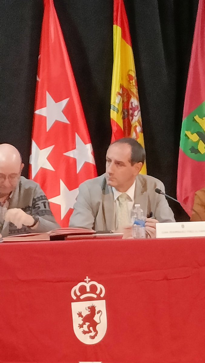 📌 Hoy estamos en Alpedrete para denunciar las declaraciones de su Alcalde del Partido Popular, justificando la violencia machista.

📌 Exigimos su reprobación y su dimisión, por sus declaraciones inaceptables.
<a href="/manuelabergerot/">Manuela Bergerot</a> 
<a href="/MMAlpedrete/">Más Madrid Alpedrete</a>