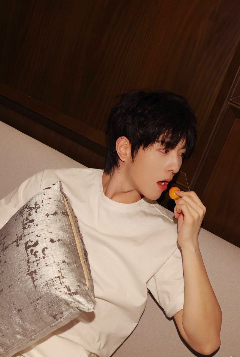 shisimeow's tweet photo. น้องชิวเสื้อยืดขาวไม่ไหวจริง ㅠㅡㅠ https://t.co/dHGaDxqMJE