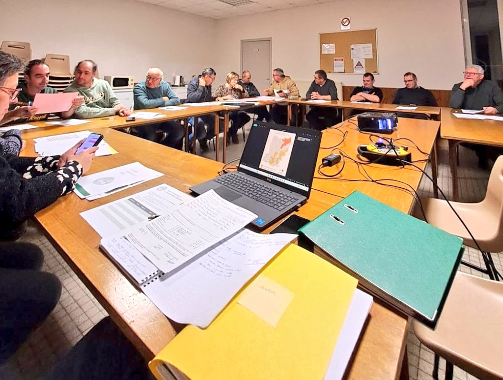 [#Syndical] Dégâts de gibier, chasse, foncier... Plusieurs sujets ont rythmé la réunion syndicale <a href="/fdsea53/">FDSEA53</a>, tenue hier soir à #Courcité. <a href="/FNSEA/">La FNSEA</a>