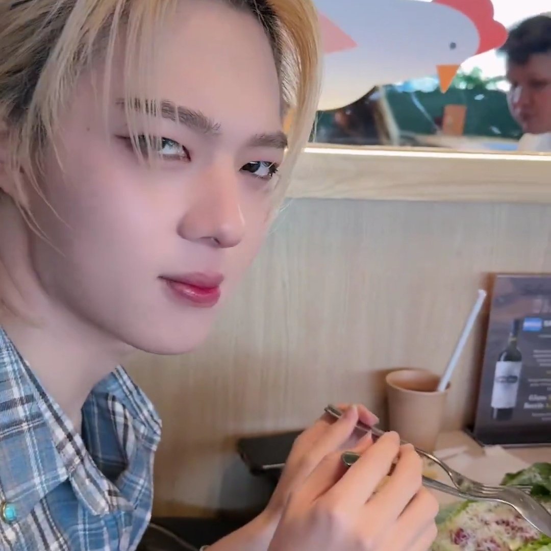 he don't play about his food 😾 𖹭 #ZeeNuNew #ZeePruk #NuNew 𖹭