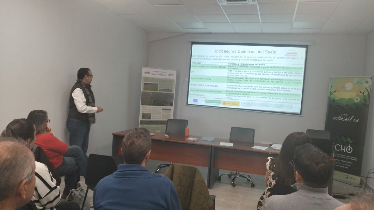 Dr. Fernando Llera de <a href="/CICYTEX/">CICYTEX</a> explica por qué la compactación del suelo es uno de los problemas más graves a los que se enfrenta la agricultura en materia de salud del suelo y productividad edafológica. #saludsuelo <a href="/soilxchange/">Soil-X-Change</a>