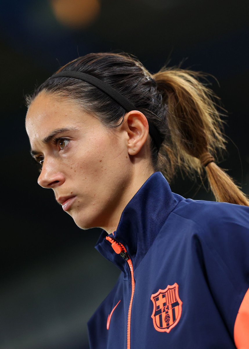 BarcaFem's tweet image. 🗣️ Aitana Bonmatí: “For the past month I’ve been dealing with discomfort in the tendon of my left hamstring, which has kept me from being at 100%. These injuries don’t stop you from playing, but you don’t play comfortably. Apart from that, I feel good.”

— @ellarguero