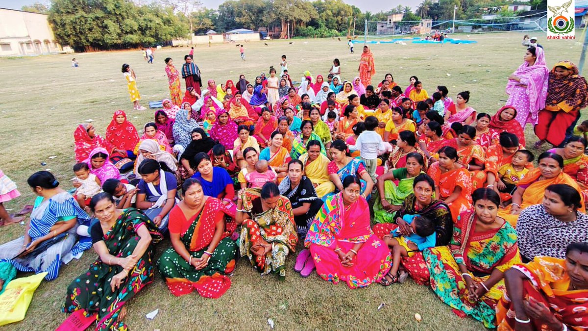 CAMPAIGNS_SV's tweet photo. In support of #100DaysCampaign for #ChildMarriageFreeIndia, Gram Panchayat members from Dakshin Dinajpur are encouraging women leaders to lead the fight against #childmarriage in their villages &amp; take immediate action to report cases to the authorities.
 #BalVivahMuktBharat https://t.co/KmmMElEQiP