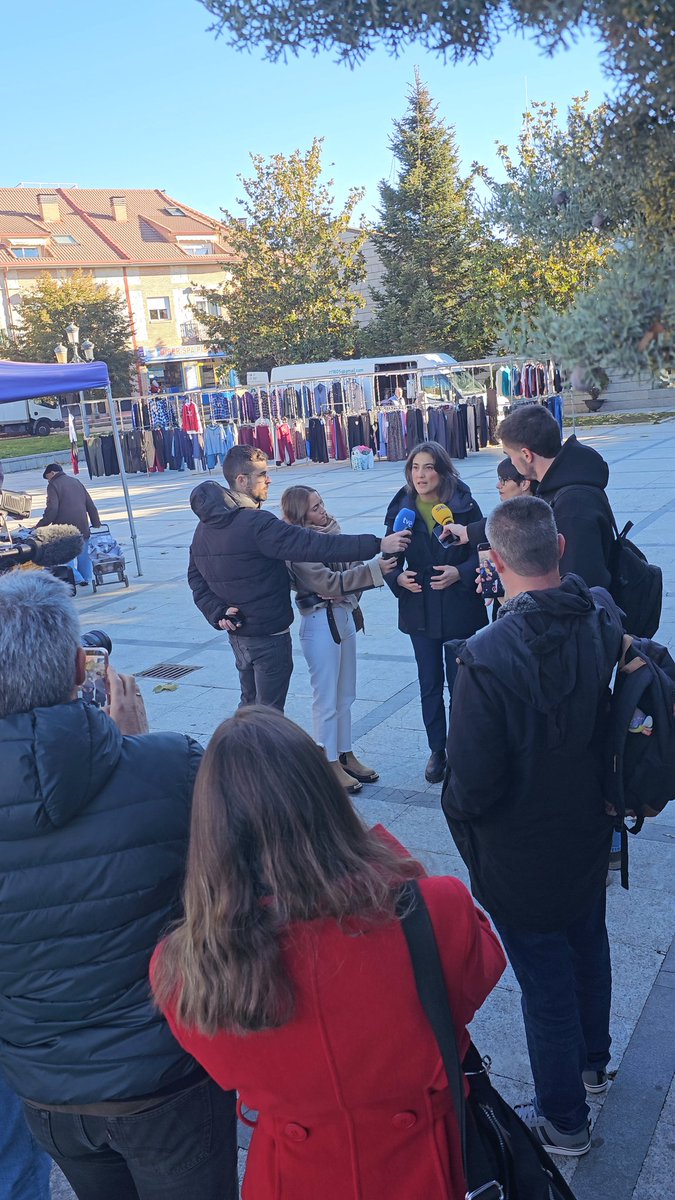 Acompañamos a nuestras compañeras de <a href="/MMAlpedrete/">Más Madrid Alpedrete</a> y nuestra portavoz <a href="/manuelabergerot/">Manuela Bergerot</a> en el pleno de su municipio en la reprobación y petición de dimisión del alcalde que justifica los asesinatos machistas.

Sus declaraciones vergonzosas no son dignas de un cargo público.