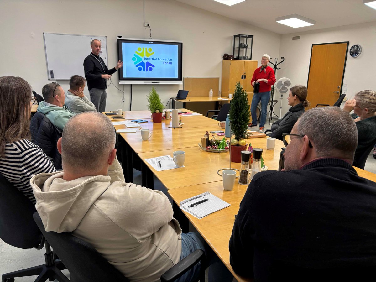 Brian and Nana present the INDEAL project to the staff at UU Nordvestjylland.

The colleagues at UU listened attentively as the project's goals, methods, and content were introduced, and the organization is excited to dive into the project.
<a href="/sepiegob/">SEPIE</a> <a href="/DG_IFP/">DG de Innovación y Formación del Profesorado</a> <a href="/EducaAnd/">Consejería Desarrollo Educativo y FP</a>