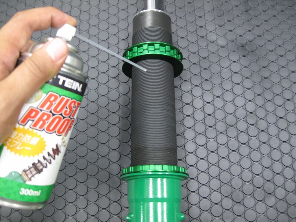 TEIN_INC_E's tweet image. Damper Maintenance Tips💁‍♀️

Periodic cleaning of threaded parts is a must🧹

Use nylon brush or such to remove gravels, dirt etc., then spray w/ antirust agent - Rust Proof!

Rust Proof forms non-sticky, smooth anticorrosion film to prevent sand, dust, etc. from building up👍