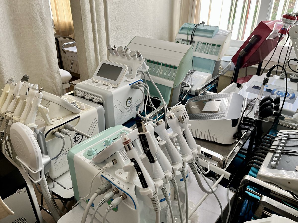 AlfonsoAvilaFP's tweet image. Iniciamos las Jornadas formativas en TRATAMIENTOS ESTÉTICOS INTEGRALES CON APARATOLOGÍA DE ESTÉTICA AVANZADA en el C.P.I.F.P. Aynadamar. @cpifp_aynadamar