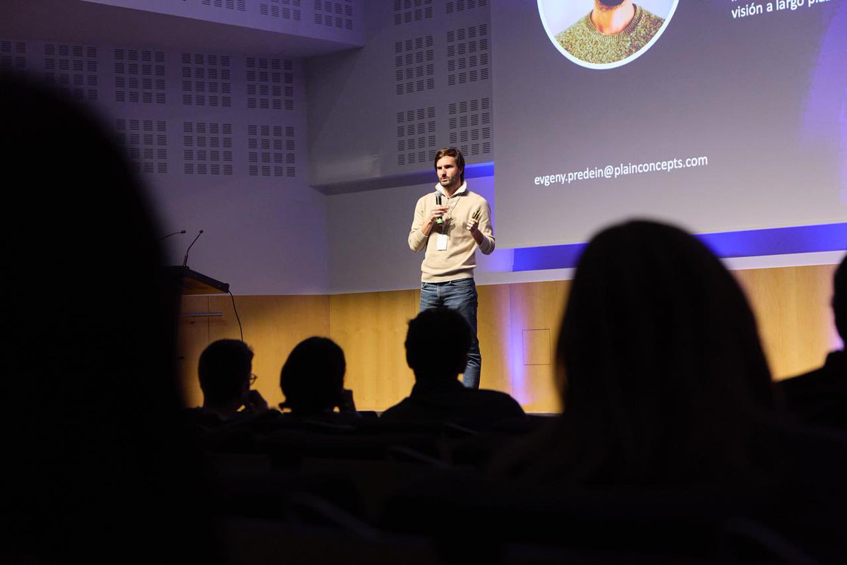 plainconcepts's tweet image. Evgeny Predein ha presentado la sesión “La IA como infraestructura de valor”, destacando cómo la IA ha pasado de ser una herramienta puntual a convertirse en una infraestructura clave para la innovación y la ventaja competitiva. 💡

#STechDay2025bcn
