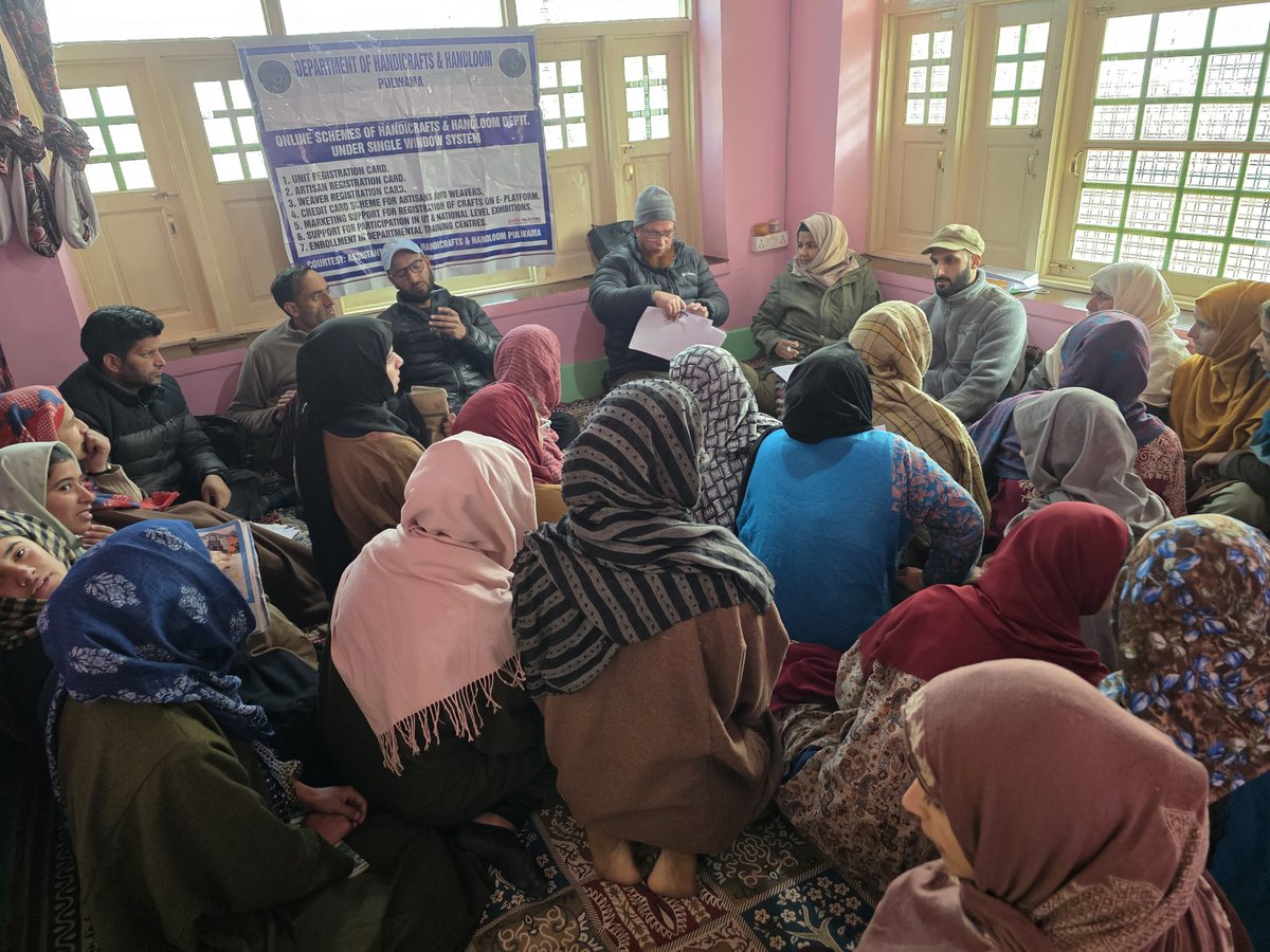 JkrlmP's tweet photo. “Empowering Rural Artisans through Convergence JKRLM &amp; Handicrafts Dept Pulwama”
Artisan Registration Camp was organised at Wasimarg for JKRLM SHG members.
@PMOIndia
@MoRD_GoI 
@OfficeOfLGJandK 
@AsadamAijaz
@dcpulwama
@diprjk 
@JK_NRLM 
@ssppul https://t.co/faVnDVnxK0