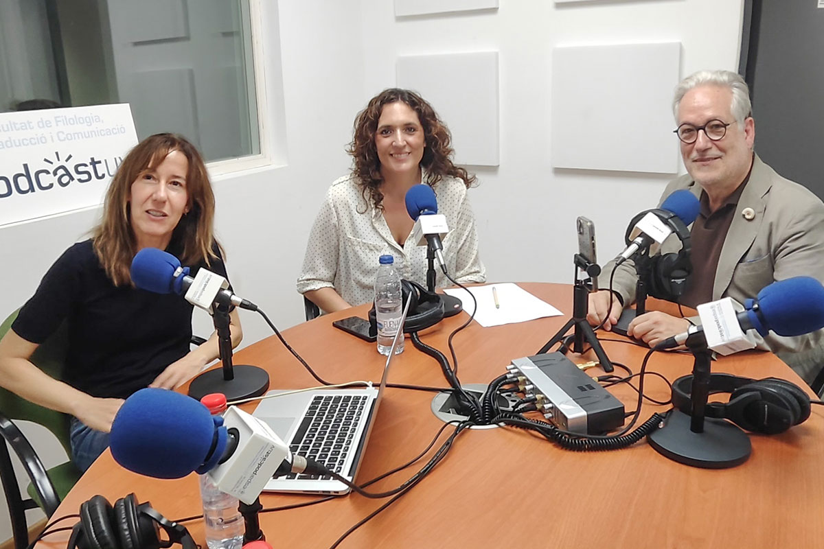 🎙️ En el tercer episodi de la segona temporada de #mètodepòdcast conversem amb el bioquímic <a href="/JuliPereto/">🦋 Juli Peretó 🍊</a>. Presenten <a href="/anna_mateu/">Anna Mateu</a> i <a href="/luciasapina/">Lucia Sapiña</a> a l'#espaipòdcast de <a href="/FILTRADCOMUV/">Facultat de filologia, Traducció i Comunicació UV</a> 🚀

metode.cat/noticies/metod…