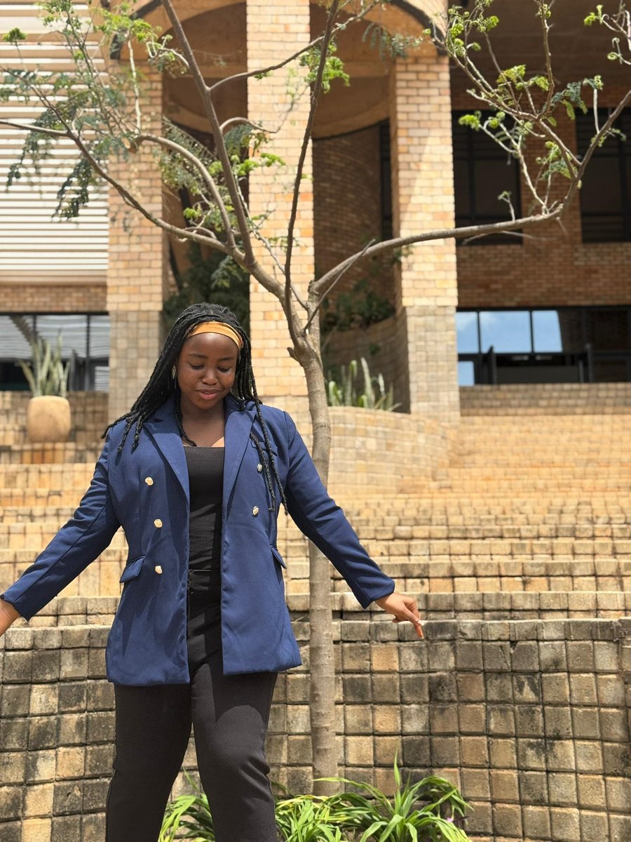 fisayo_jeje's tweet image. Look at that degree on that chic! 😍

Defense done and dusted! A huge thank you to everyone who was a part of my research ❤️

Crazy delusion, faith, tears, and consistent hope for this degree.

Thank you, Jesus 🙏

It&apos;s a wrap. See you at convocation 👌

#Graduate #opentowork