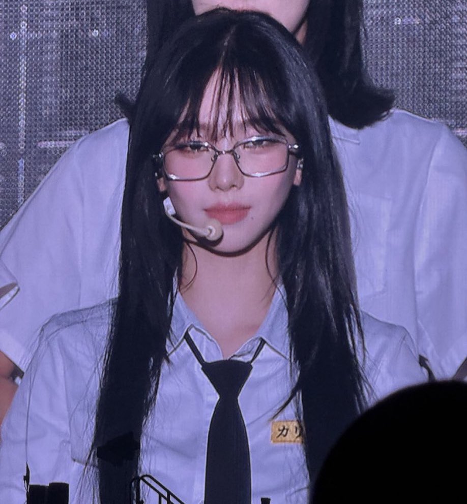 icurina's tweet image. theres seriously something about her with glasses