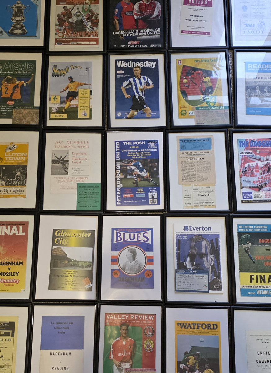 FullMembers's tweet image. Just a hint of some of the items displayed on the memorabilia night @Dag_RedFC on 27/11/25 from 7-9 pm. Remember these games?
Free to enter, the bar is open, ex players in attendance, come and have a drink, a look and a chat.
