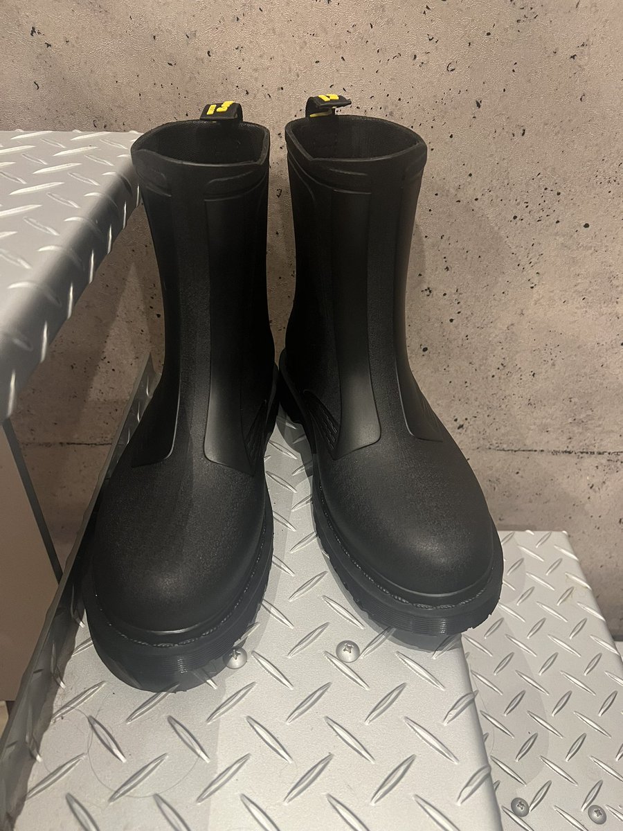 Dr.Martensで長靴買った🥺これで雪も園芸もバッチリやで🙌