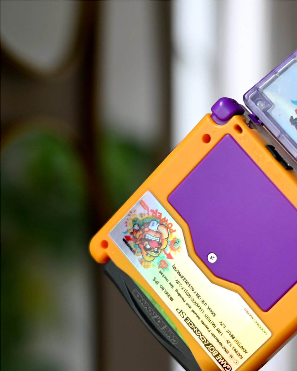 moddingmarius's tweet image. Il est temps que l’anti-Mario reprenne le contrôle !
Brutal, cupide… mais surtout sympathique et terriblement attachant :
un personnage qu’on adore autant qu’on déteste 💛💜

---⚙️---
- Insert and Sticker printed by @SakuraRetroModd
- IPS FunnyPlaying
- USB-C
- Makho Battery

〽️