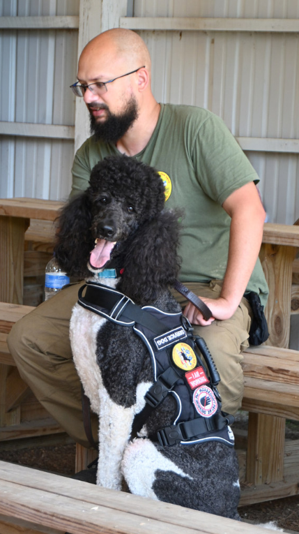 84DogsHelp's tweet image. This Thanksgiving, we honor veterans and the service dogs who serve them. Support Working Dogs For Vets and help strengthen their mission: workingdogsforvets.org 🇺🇸🐾 #Veterans