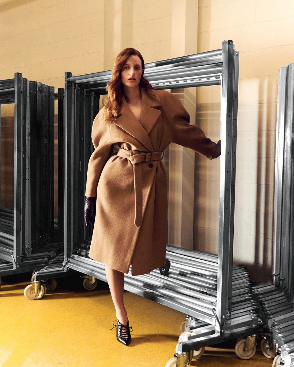 THEOUTNET's tweet image. We&apos;ve found your forever coat. Make it yours at the link the-outnet.visitlink.me/NEwt-n