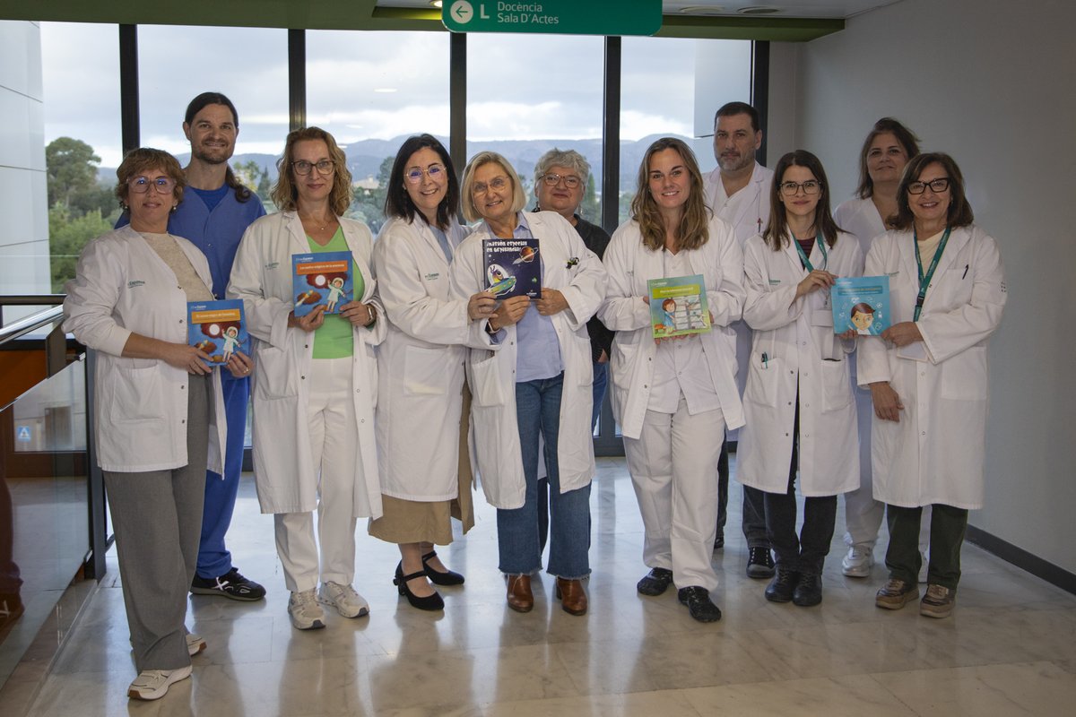 SonEspases's tweet photo. 📚#SonEspases aposta per la #humanització amb una col·lecció de #contesinfantils per fer més amable l’estada hospitalària dels pacients #pediàtrics.
Històries que redueixen pors i transformen l’experiència en confiança i somriures.
https://t.co/ugnsLLCOlb https://t.co/AV8OxLLUma