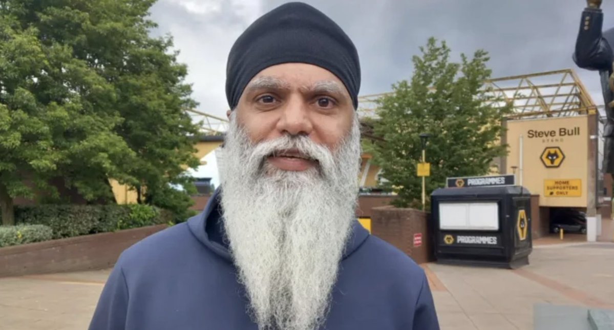JustGiving's tweet image. 🚶⚽ 

From Molineaux Stadium to the #LondonMarathon: 156 miles, and no sleep!

Manny is taking on his hardest challenge yet to raise funds for @DementiaUK.

👉 Read his full story: just.ly/4pe8EtX

@pedalsingh @Wolves