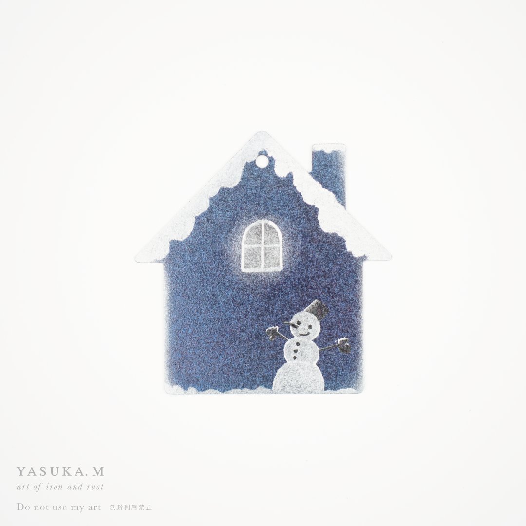 鉄板を酸化させて絵を描いています。着彩はしていません。
小さなクリスマスオーナメントを創りました🎄🦌
11月29日より銀座 蔦屋書店 <a href="/GINZA_TSUTAYA/">銀座 蔦屋書店</a>  にて開催する個展で販売いたします。