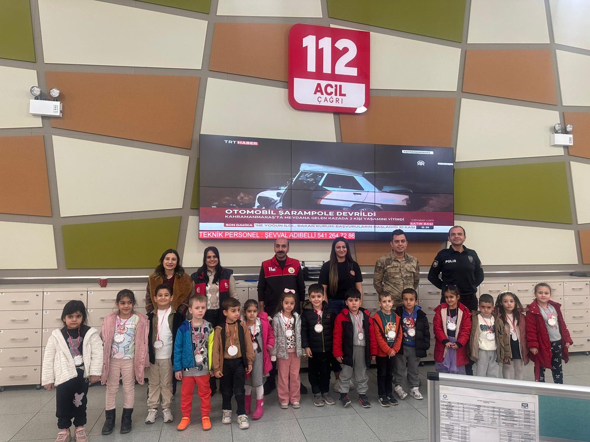 Mardin112acm's tweet image. 112 Acil Çağrı Numarası tanıtım faaliyeti kapsamında kurumumuzu ziyaret eden Artuklu Sevgi Anaokulu (5.grup) öğrencilerine acil durumda 112’nin tek numara olduğu anlatıldı ve 112 temalı promosyonlar dağıtıldı. @TC_icisleri @Mardin_Valiligi @iletisim @illeridaresi @112teknumara