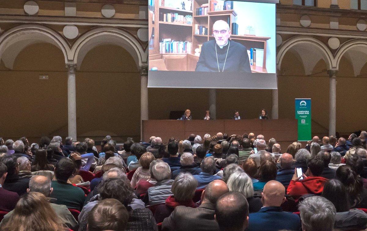 Presentata a Milano la campagna 25-26 delle Tende di <a href="/FondazioneAVSI/">Fondazione AVSI</a> dal titolo “La pace è una via umile. Percorriamola insieme”. Pizzaballa: «Ripartiamo dall’educazione». Prosperi: «La speranza è Qualcuno che ci viene incontro». Il video dell’evento 👇
clonline.org/it/attualita/a…