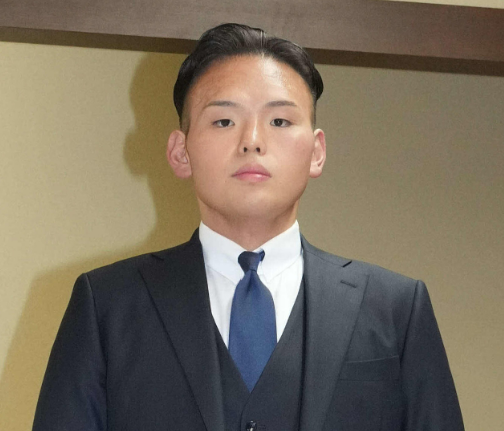 𝐌𝐢𝐧𝐚𝐭𝐨𝐠𝐚𝐰𝐚 𝐨𝐲𝐚𝐤𝐚𝐭𝐚 (𝐞𝐱 𝐓𝐚𝐤𝐚𝐤𝐞𝐢𝐬𝐡𝐨) 𝐰𝐢𝐥𝐥 𝐭𝐚𝐤𝐞 𝐨𝐯𝐞𝐫 𝐓𝐨𝐤𝐢𝐰𝐚𝐲𝐚𝐦𝐚 𝐒𝐭𝐚𝐛𝐥𝐞 𝐚𝐧𝐝 𝐫𝐞𝐧𝐚𝐦𝐞 𝐢𝐭 𝐌𝐢𝐧𝐚𝐭𝐨𝐠𝐚𝐰𝐚
The Japan Sumo Association held a regular board meeting today, the 27th, at the Ryogoku Kokugikan in Tokyo,