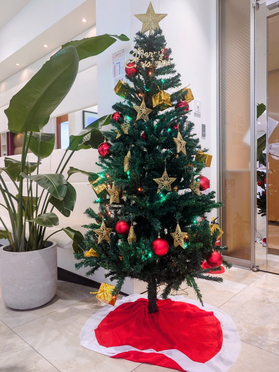 techlib2025's tweet image. テックリブのCはクリスマスのC、ということで12月15日サービス開始に向けて今週も頑張りました！　あと半月ですので、皆様もう少しだけお待ちください。
#撮る前に布を直せばよかった
#皆様よい週末を