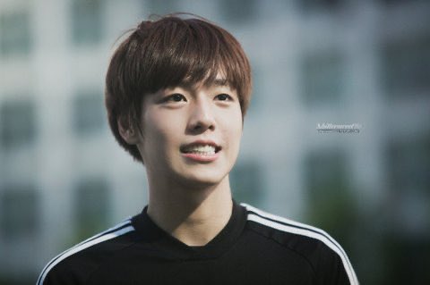 MYOUNGMINGMING's tweet photo. 이현우가 딱이긴한데...
이현우 요즘 뭐함?
런닝맨 꽃미남 레이스 이후에 본적이 없암 쌰갈

못생긴걸 두부상이라고 우기는 애들 
다 꺼지시고 이딴 애들만 모셔라
이현우가 다시 기강 잡을때 됐다고봐 나는. https://t.co/E9W1mBflTt