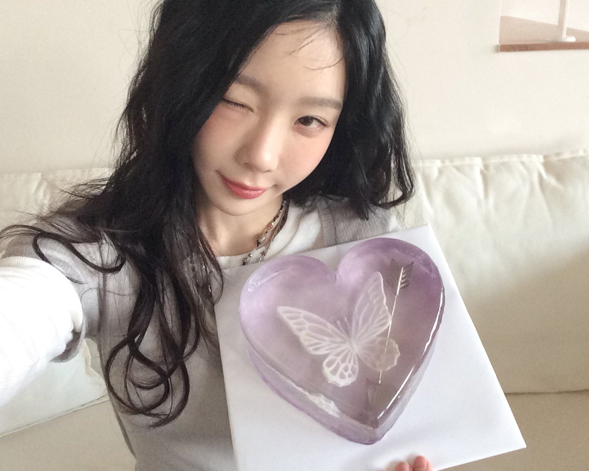ktysource's tweet image. girlfriend taeyeon 💜