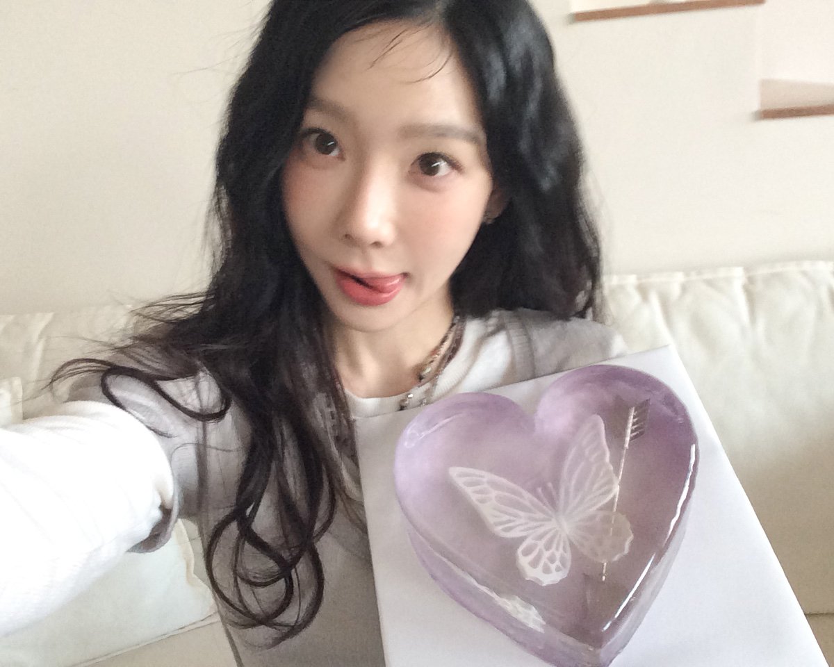 ktysource's tweet image. girlfriend taeyeon 💜