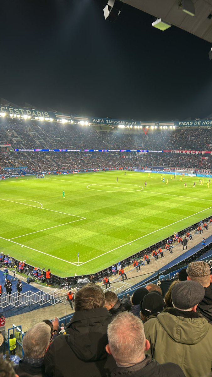 CliveGriffstar's tweet photo. Despite the result very funny trip topped of with nearly an arrest at arc de triumph 🤦‍♂️🤭🤣 https://t.co/8mCLEBg8fA