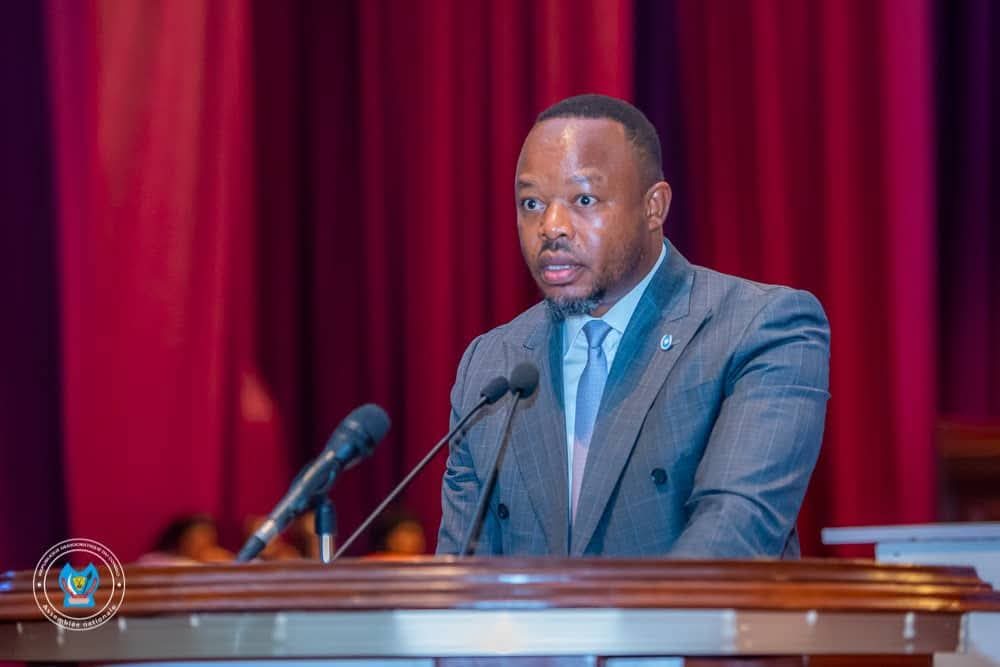 DanielKleber_'s tweet image. #RDC : Déclarée recevable par l&apos;assemblée nationale, la Loi #Kayumbi @Tobie_Kayumbi révolutionne le Code de la route avec 12 innovations majeures 👇

1. L’intégration de plusieurs nouveaux concepts applicables aux règles de circulationroutière sur la voie publique : aire…