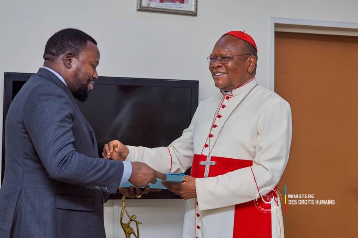 Africa_univers's tweet image. #RDC 🇨🇩 | Samuel Mbemba salue l’engagement du Cardinal Ambongo pour la reconnaissance du génocide, mettant en lumière l’importance du leadership moral et spirituel dans la mémoire et la justice.

#RDC #Génocide #Justice #Leadership #CardinalAmbongo #Mémoire