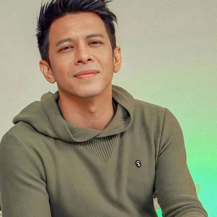 ❓ ARIEL DESEREVE BETTER😭😭😭 MAU PELUK ARIEL🫂🫂🫂 jangan bikin ariel balikan sama elfan, pokonya ariel harus dapet pengganti yang lebih baik dan setia😔
💬 ariel hanya mampu tersenyum nder membaca menfess mu #tellonym  tellonym.me/youseeany/answ…