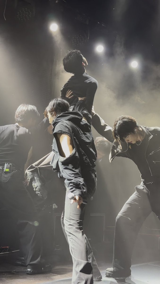 OOO725_DH's tweet image. 예술.