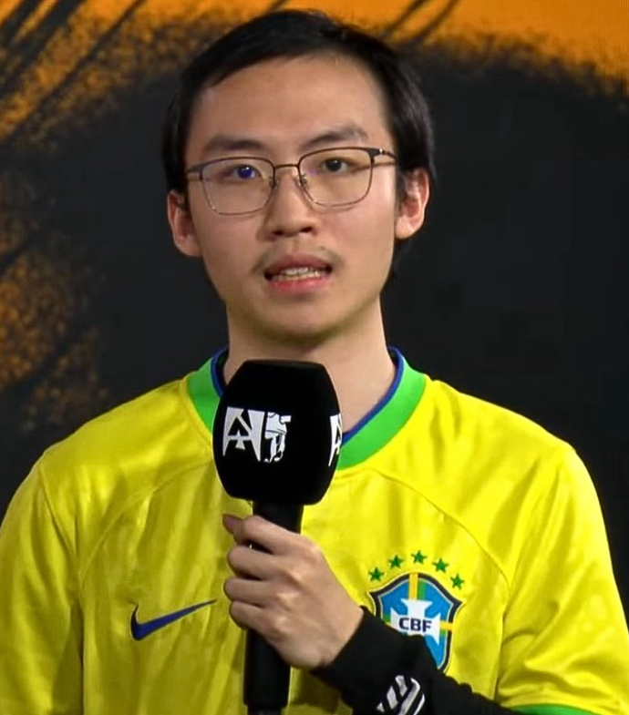 Ozzny_CS2's tweet image. FalleN left EmiliaQAQ a message after his elimination from the Budapest Major 🇧🇷🤝🇨🇳