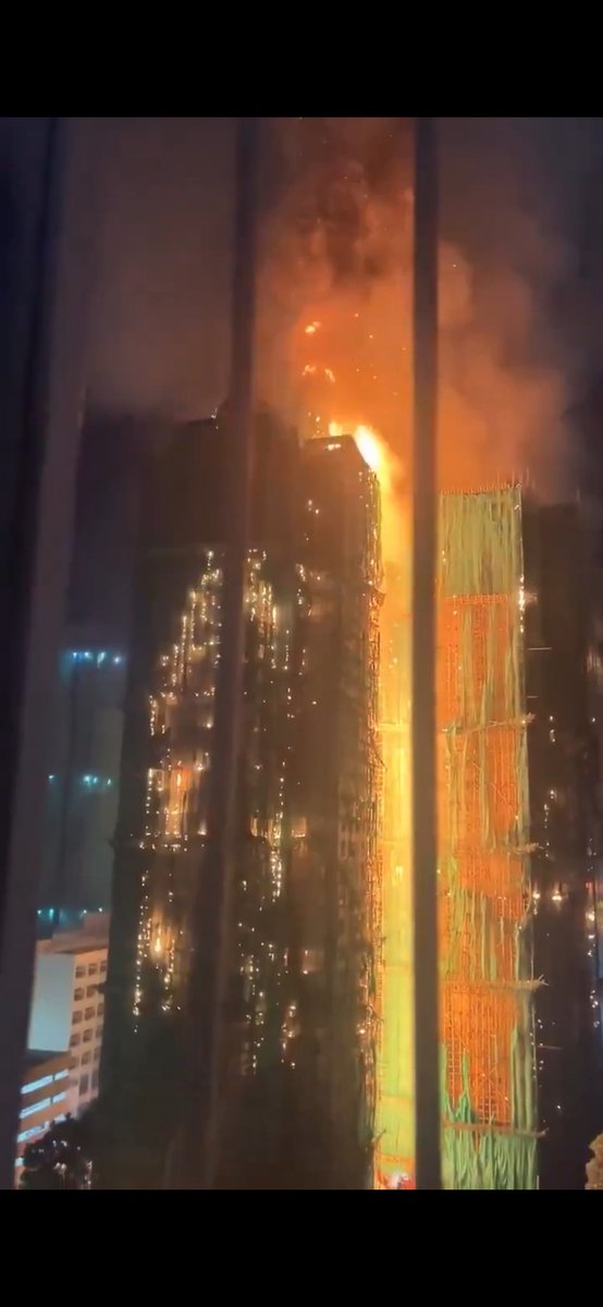 香港大火烧着好恐怖😱，世界末日般的感觉