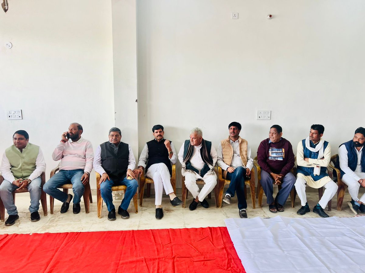 आज #पावटा में देवेंद्र यादव जी के फ्रेश मेगा मार्ट का उद्घाटन कर नए प्रतिष्ठान के शुभारंभ की बधाई एवं उज्ज्वल भविष्य की शुभकामनाएँ दीं।
इस अवसर पर राजस्थान सरकार के पूर्व मंत्री श्री राजेंद्र यादव जी और कोटपूतली के पूर्व विधायक श्री रामस्वरूप कसाना जी भी उपस्थित रहे।

आप सभी