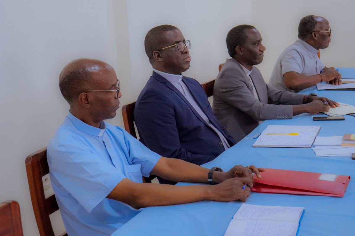 DOCICO_CEPR's tweet image. Les membres de la Commission Episcopale pour la Doctrine de la foi ont tenu une réunion au Centre Pastorale de la CEPR situé à RUYENZI, ce Jeudi 27 Novembre 2025. Cette réunion avait pour but de redynamiser la Commission au cours de l’année Pastorale 2025-2026.