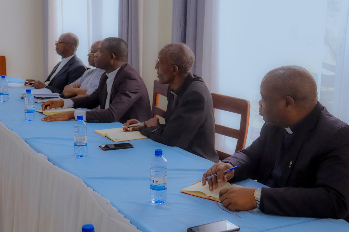 DOCICO_CEPR's tweet image. Les membres de la Commission Episcopale pour la Doctrine de la foi ont tenu une réunion au Centre Pastorale de la CEPR situé à RUYENZI, ce Jeudi 27 Novembre 2025. Cette réunion avait pour but de redynamiser la Commission au cours de l’année Pastorale 2025-2026.