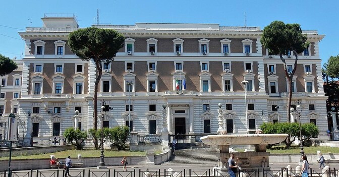 giornalecomuni's tweet image. ✅ #Cosfel approva 149 nuove assunzioni negli enti locali + 14 adeguamenti organici. 🏛️ Riunione al Viminale guidata da Wanda Ferro, con piani di riequilibrio finanziario per vari comuni. Dettagli: gdc.ancidigitale.it/enti-locali-vi… #PA #EntiLocali