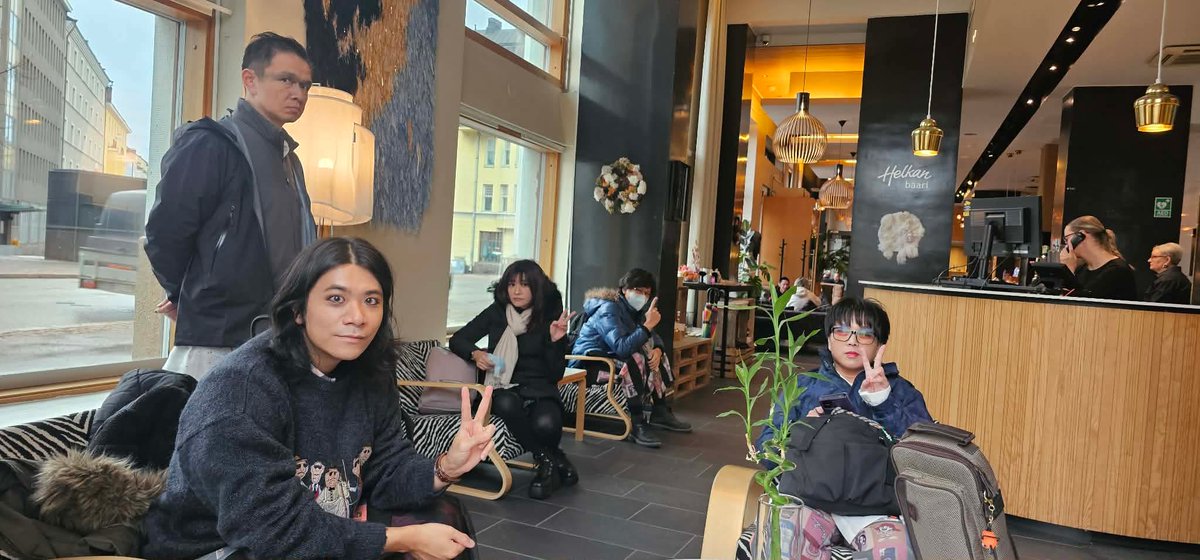 CrescentLament's tweet image. Show day.
Waiting for our van to the venue.
Can’t wait to meet you guys tonight🤘