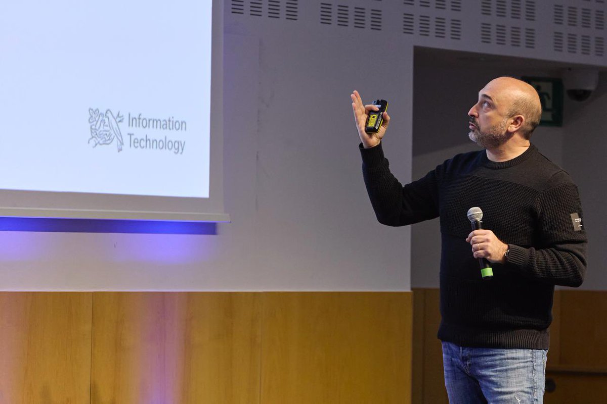 plainconcepts's tweet image. Turno de uno de los grandes veteranos del #STechDay2025bcn… ¡Enrique Mora! 👏🏼

En su charla desmitifica los sistemas “agénticos” y muestra qué funciona hoy en grandes empresas: asistentes RAG, copilotos de workflow y agentes multiherramienta. 🤖