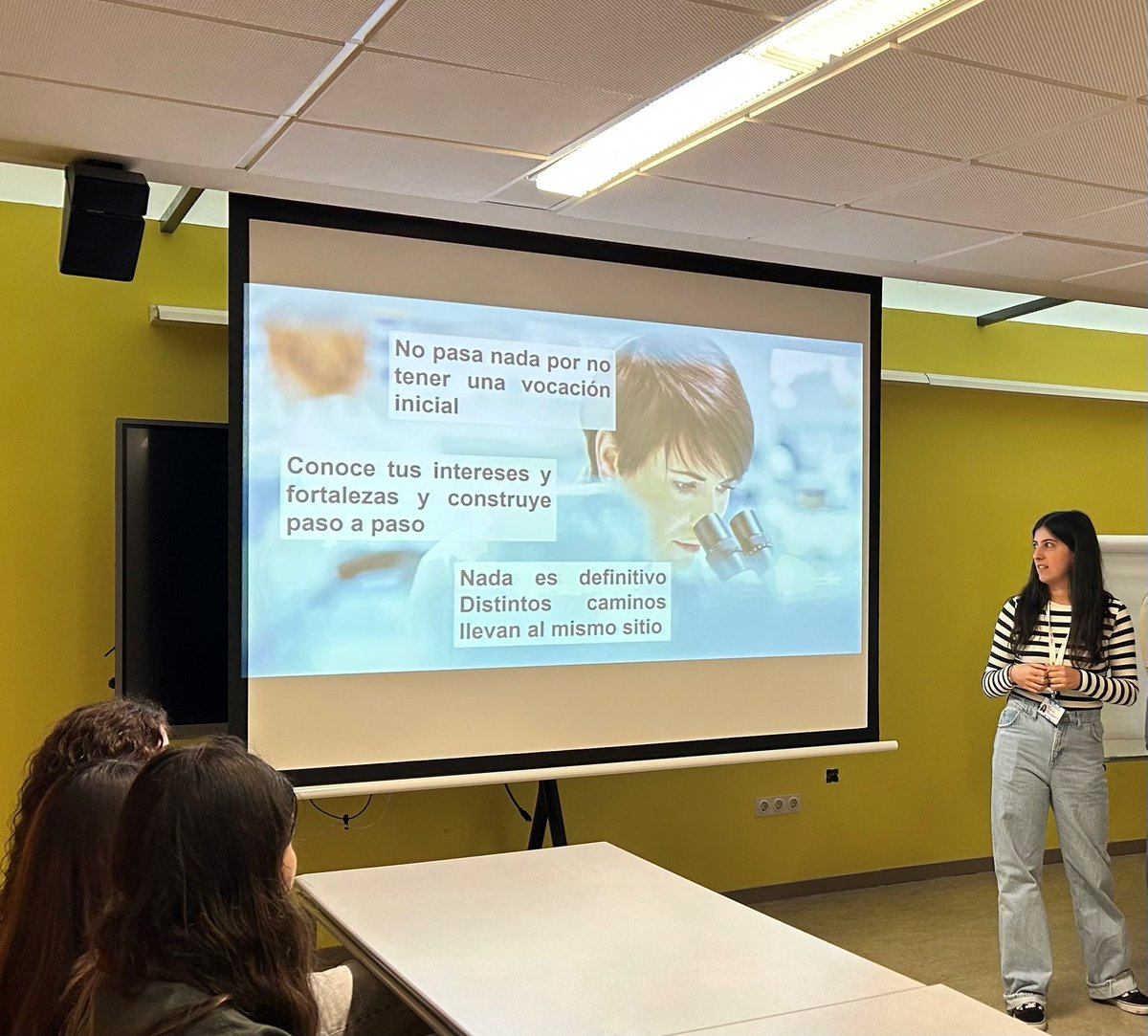 Labgencomplejas's tweet image. El pasado viernes 7 abrimos las puertas de nuestro laboratorio en la Semana de la Ciencia. En “Descubre desde dentro cómo se construye una carrera científica” mostramos cómo dar los primeros pasos en la investigación y las distintas trayectorias posibles en este campo 🔬💡