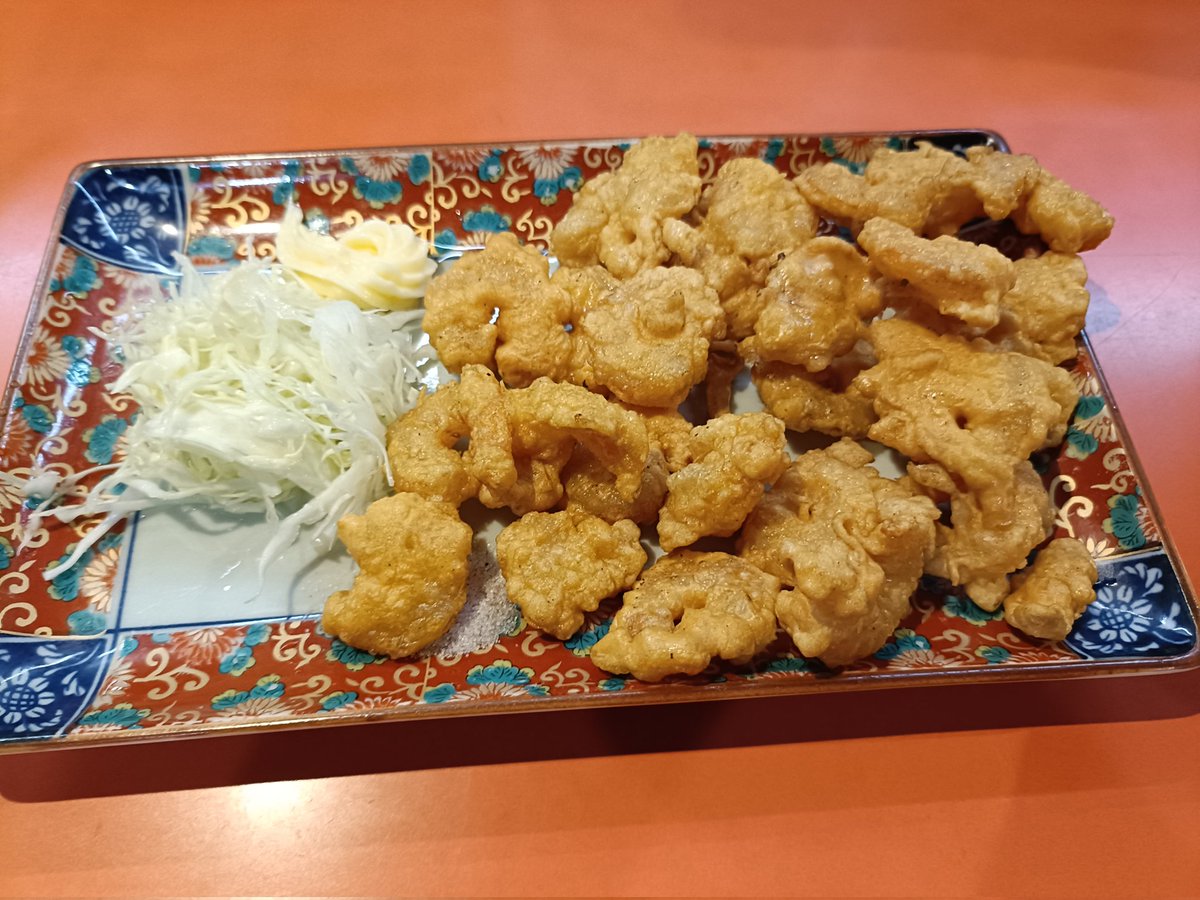 「もちろんです！昔お父さんと一緒によく遊びましたもんね。あと、、毎回えびの天ぷら頼んでましたよね」と。
おれ全然食の好みも顔も変わってないんやなと実感しました😅なんっなん。
また行きます