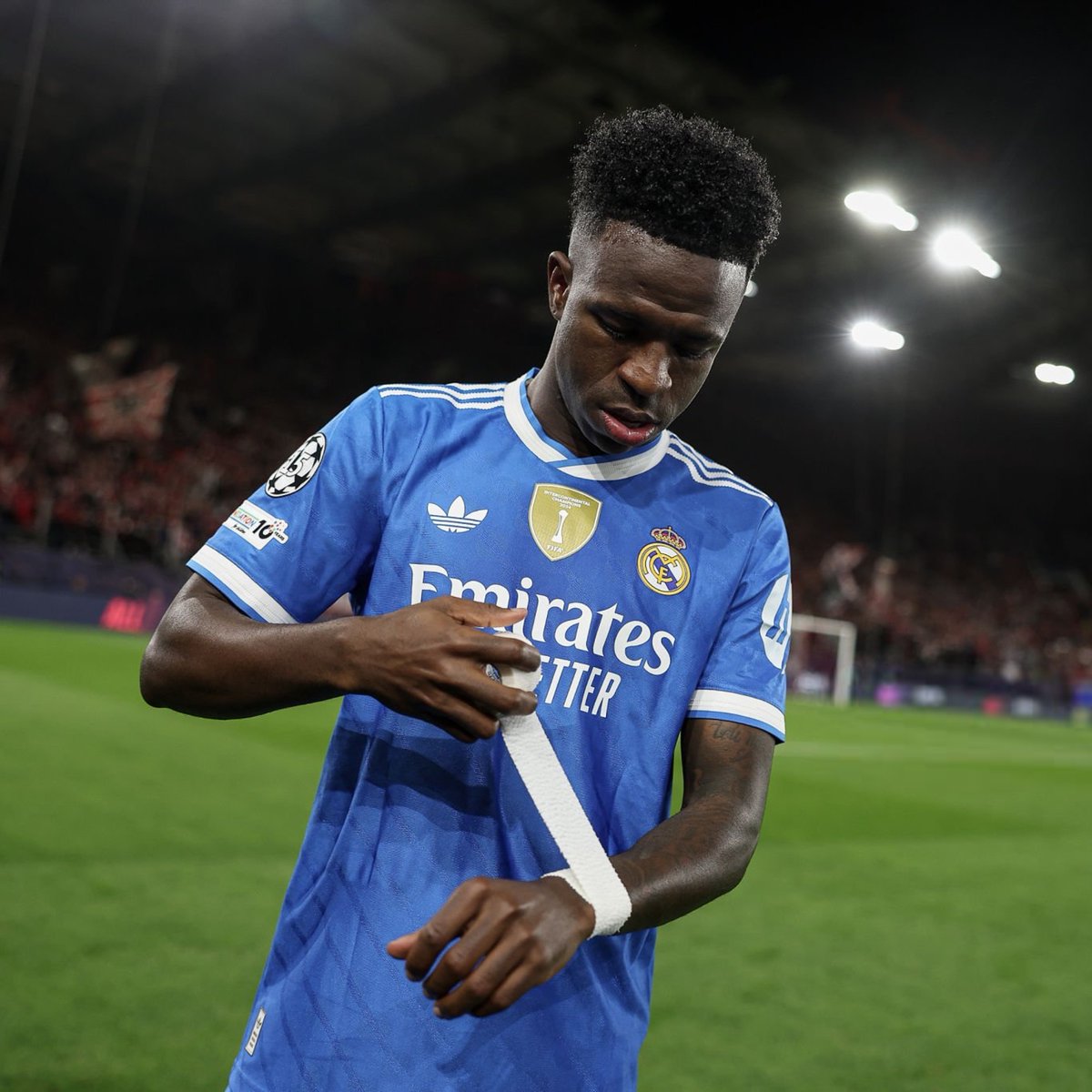 VibesFoot's tweet image. 🔴 𝗫𝗔𝗕𝗜 𝗔𝗟𝗢𝗡𝗦𝗢 𝗔 𝗘́𝗧𝗘́ 𝗗𝗘́𝗖̧𝗨 𝗣𝗔𝗥 𝗟𝗘 𝗕𝗨𝗧 𝗔𝗡𝗡𝗨𝗟𝗘́ 𝗗𝗘 𝗩𝗜𝗡𝗜𝗖𝗜𝗨𝗦 😔🇧🇷

« 𝗖̧𝗮 𝗺𝗲 𝗳𝗮𝗶𝘁 𝘃𝗿𝗮𝗶𝗺𝗲𝗻𝘁 𝗱𝗲 𝗹𝗮 𝗽𝗲𝗶𝗻𝗲 𝗽𝗼𝘂𝗿 𝗰𝗲 𝗯𝘂𝘁 𝗮𝗻𝗻𝘂𝗹𝗲́, car c’est une action dont nous avions parlé hier et qui… 𝗾𝘂𝗶 𝗹𝘂𝗶…