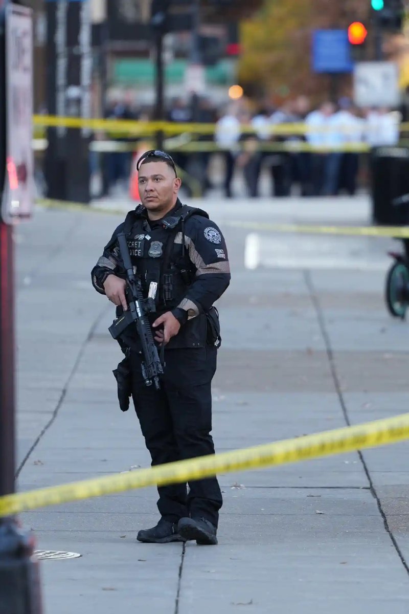 National Guard Members Shot Outside White House; Suspect in Custody Identified as Afghan Immigrant
(As of November 27, 2025, the suspect is reported to be an Afghan national who arrived in the U.S. during the 2021 evacuation; both Guardsmen are in stable condition.)
#WhiteHouse