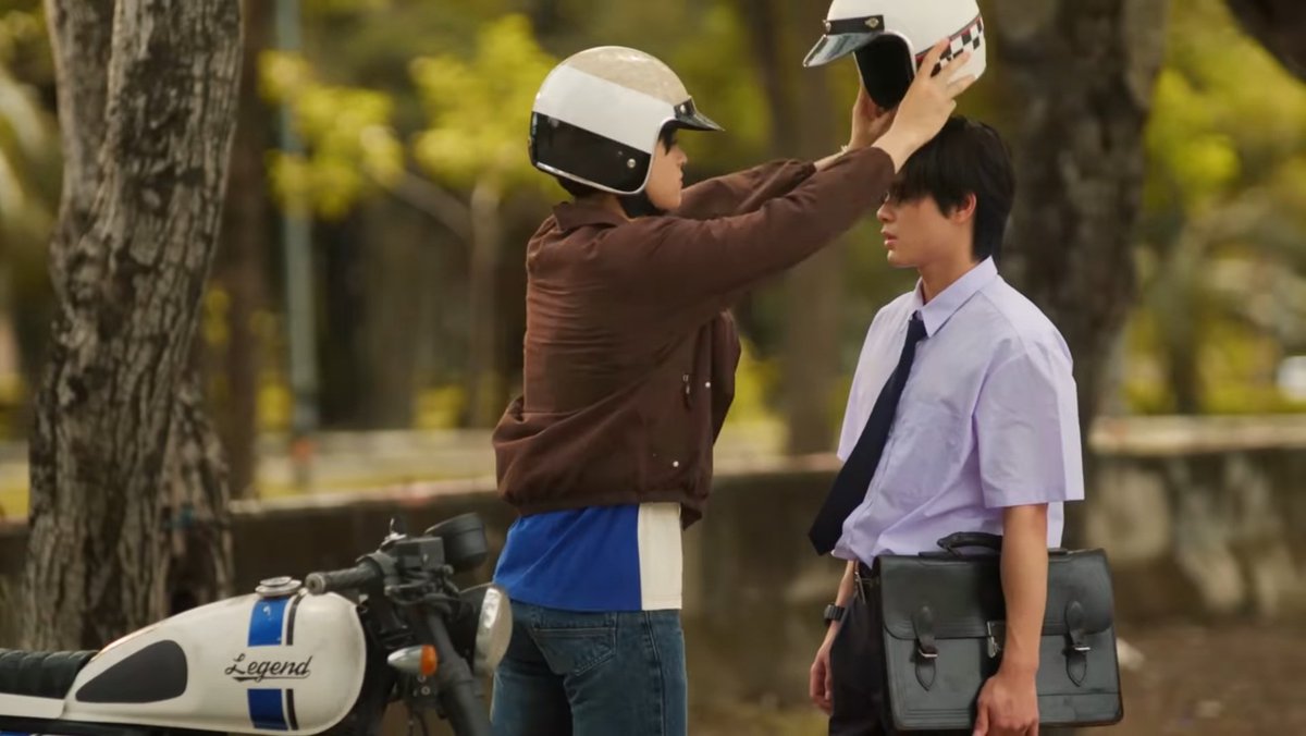 bwintwinz's tweet image. Jujur aku kepo bgtt sama series nya dede barcode 😭 plus suka sm story line nya

&apos;1 𝘒𝘪𝘴𝘴 = 1 𝘔𝘦𝘮𝘰𝘳𝘺&apos;

Candu sama &quot;jub noy&quot; nya barcode 😂🤣

Smg series nya sukses dan lancar.. dan yg penting merekanya sehat teruss dan bahagia selaluu

#KissMeRemember #CodeKin #GMMTV2026